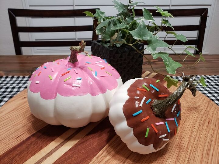 s 15 gorgeous ways to switch up your decor this fall, These drippy donut pumpkins