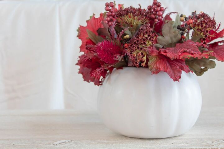 simple fall centerpiece for your dining table