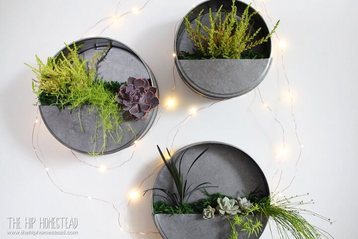 18 mejores formas de lucir tus plantas de interior, DIY Faux Galvanized Wall Planter