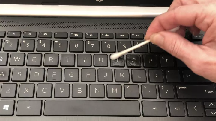 how to clean a keyboard, how to clean a keyboard