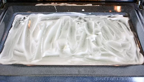 how to clean an oven inside and out, baking soda on oven glass