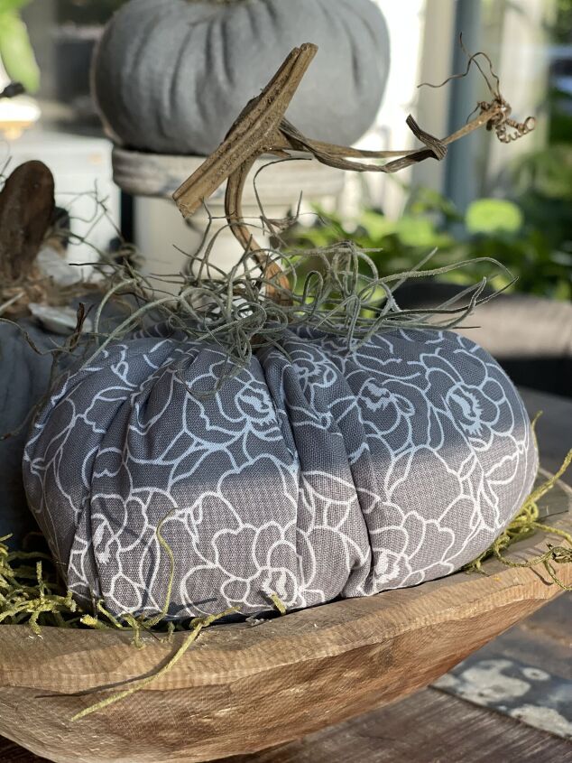 crie abboras de tecido para decorar sua casa para o halloween