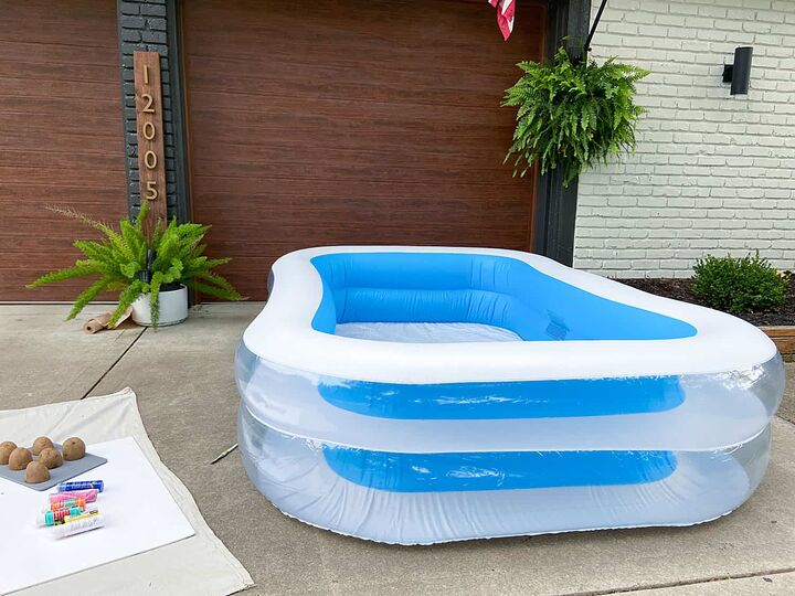 how to turn an inflatable kiddie pool into a fun comfy lounge