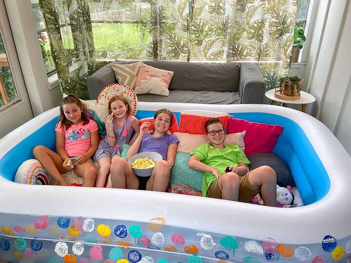 how to turn an inflatable kiddie pool into a fun comfy lounge