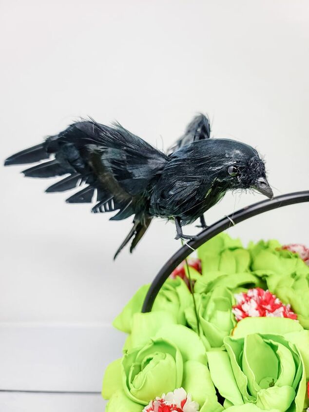 halloween flower cauldron, Add Raven 2