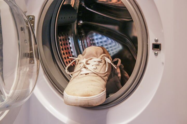 como limpar sapatos brancos para que paream novos, Sapatos brancos podem ser colocados na m quina de lavar
