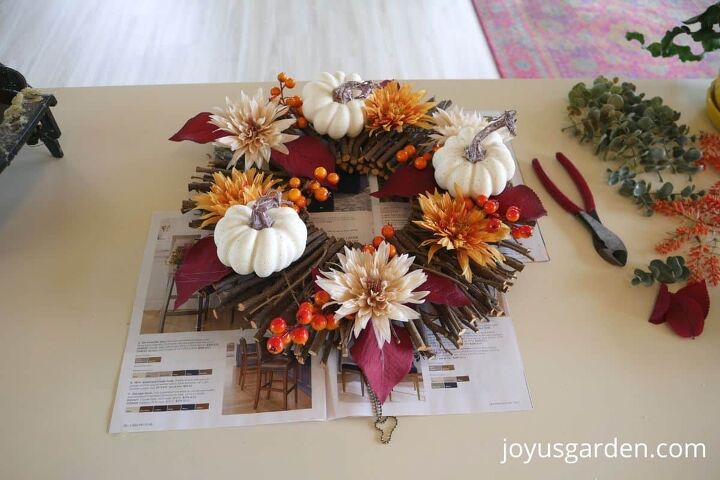 idias de decorao de outono para uma pequena varanda frontal
