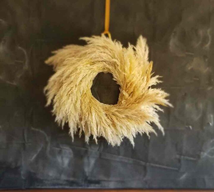 how to dry your own pampas grass for a diy wreath