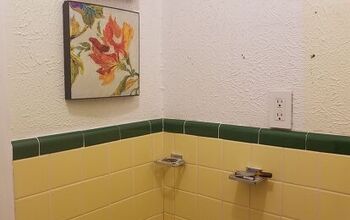 Vintage green yellow bathroom?