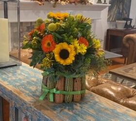 s 13 adorable thanksgiving ideas to try next month, A unique Indian corn vase