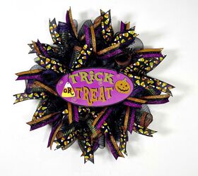 s 12 last minute halloween decor ideas that ll freak out your neighbors, His festive shimmering wreath