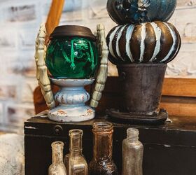 s 12 last minute halloween decor ideas that ll freak out your neighbors, This eerie crystal ball