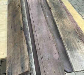 We're calling it! This ridiculously cute porch accent is the BEST way to use fence boards for fall