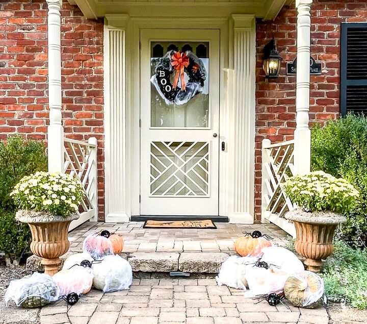 corona de halloween con bolsas de plstico recicladas