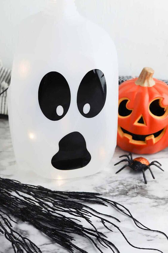 s 11 last minute ideas for your halloween party, A not so scary milk jug ghost