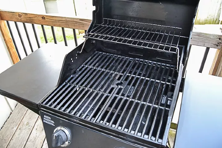 how to clean a grill, how to clean a grill