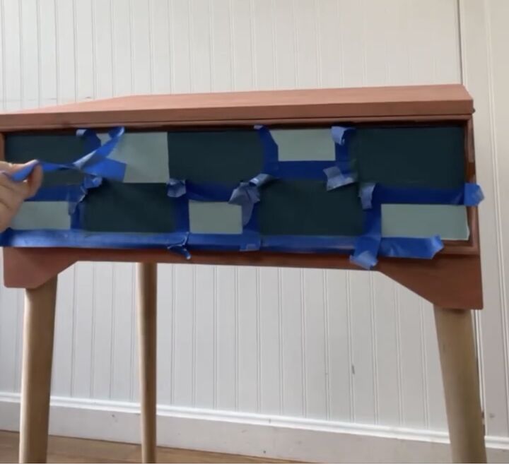 armrio de costura convertido em mesa lateral mcm