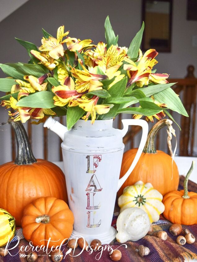 use a vintage coffee pot to make your fall table beautiful