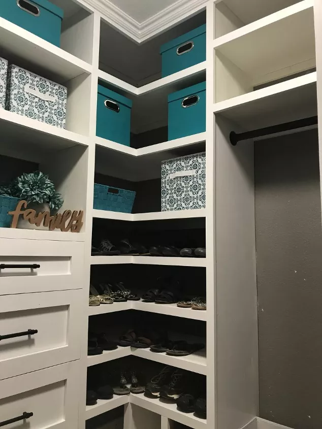 how to organize a closet, closet corner shelf