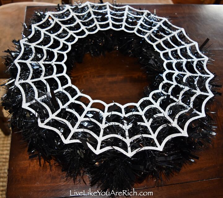halloween spider wreath