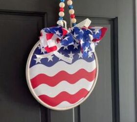 s 9 genius home decor hacks using a 1 pizza pan, Her patriotic door hanger