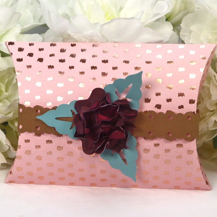 3 ideas de regalos decorados con flores de papel
