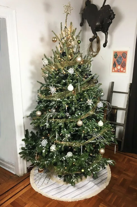 how to decorate a christmas tree you ll want to gaze at all season, Where to put a Christmas tree