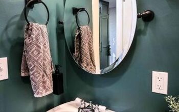 How to Update Bathroom Mirror With Spray Paint