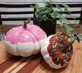 s the 28 most genius fall decorating ideas of 2021, These drippy donut pumpkins