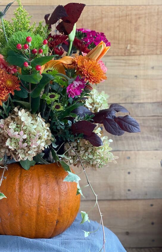 how to make a pumpkin flower centerpiece