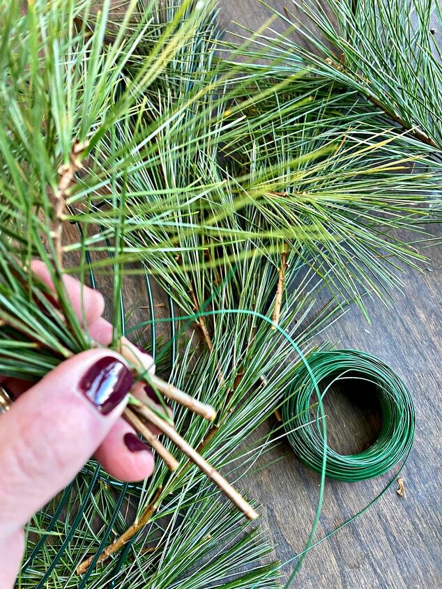 diy placemat from an evergreen wreath