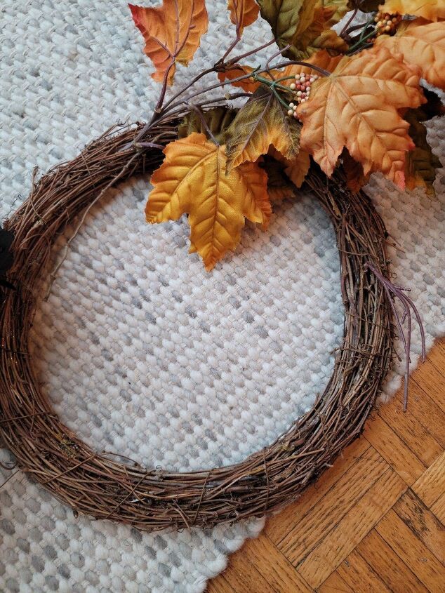 how to make a halloween wreath from leftover decor