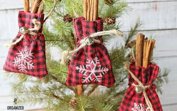  Enfeites de árvore de Natal rústicos em mini bolsas quadriculadas