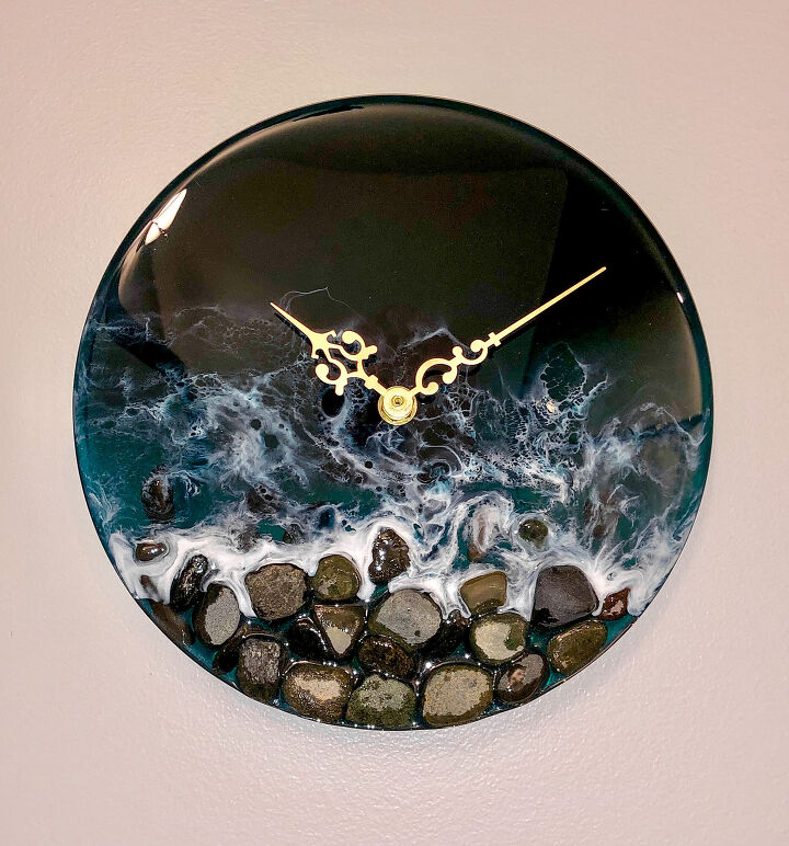 s 22 popular diy trends you should try before 2022, Make a stunning resin clock