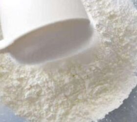 Mix baking soda and corn starch to copy this clever (& luxurious!) gift idea