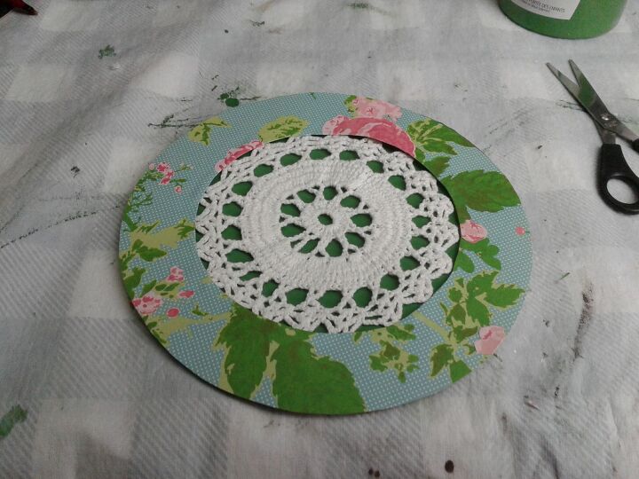 Use Picture Frames and Doilies to Make Charming Wall Art | Hometalk