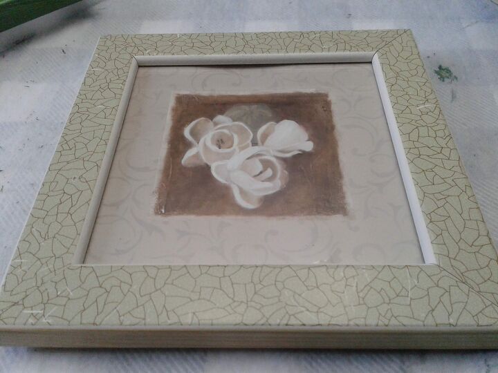 use picture frames and doilies to make charming wall art, Square Style Frame