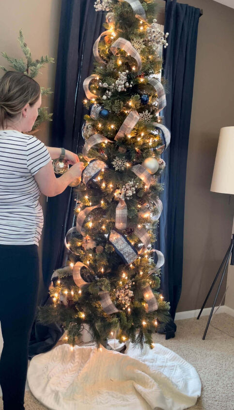 how to decorate a skinny tree with ribbon like a pro