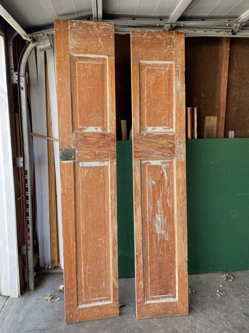 how to build a bench from an old door