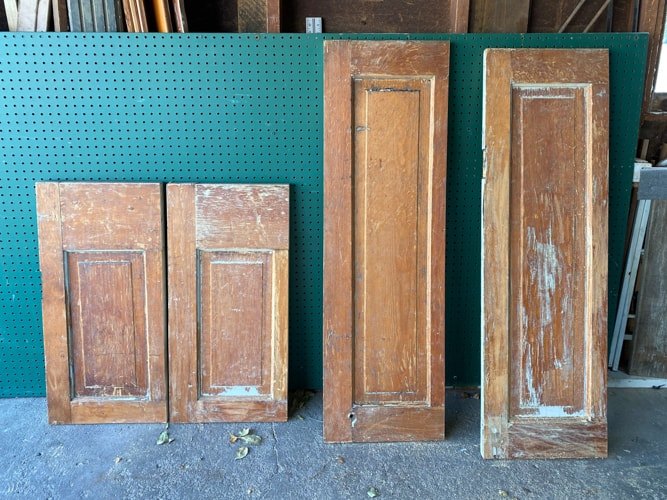 how to build a bench from an old door