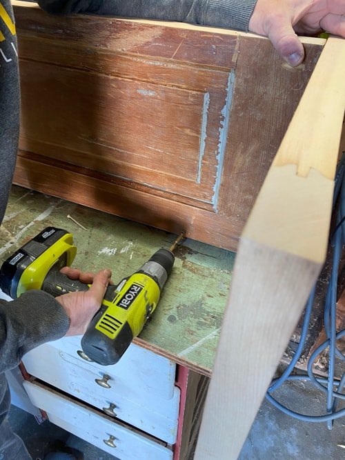 how to build a bench from an old door