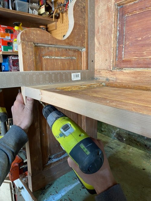 how to build a bench from an old door