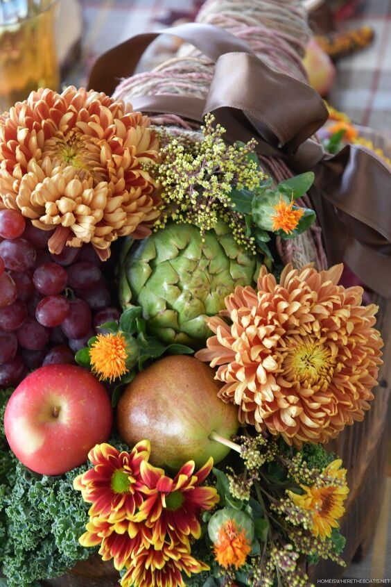 centro de mesa de accin de gracias diy con frutas verduras y flores