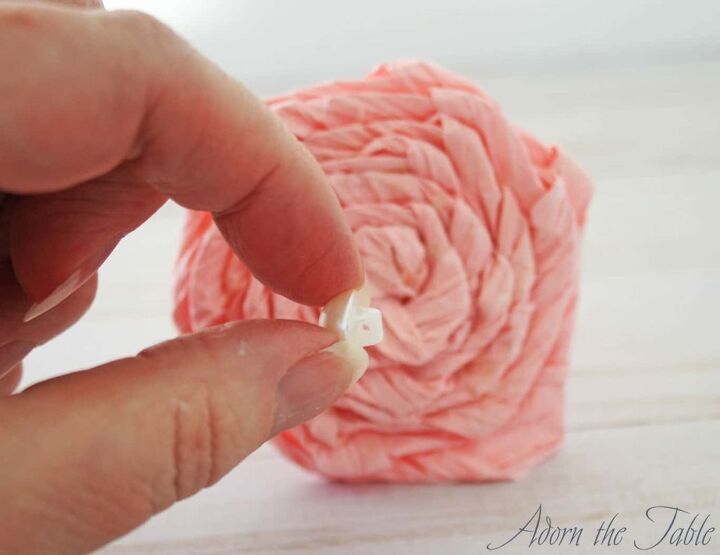 como fazer anis de guardanapo de flores de papel torcido