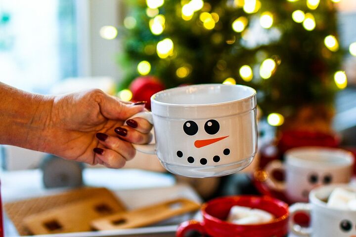 this adorable diy christmas mug is easy to make and a fun holiday gift