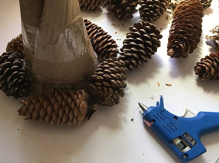 rbol de navidad de conos de pino