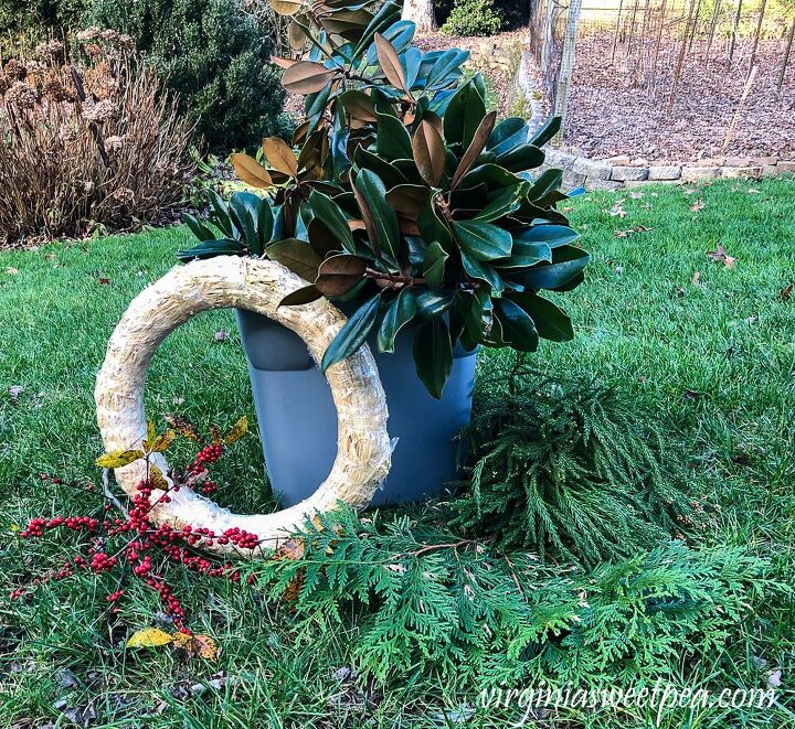 como hacer una corona de magnolias para navidad