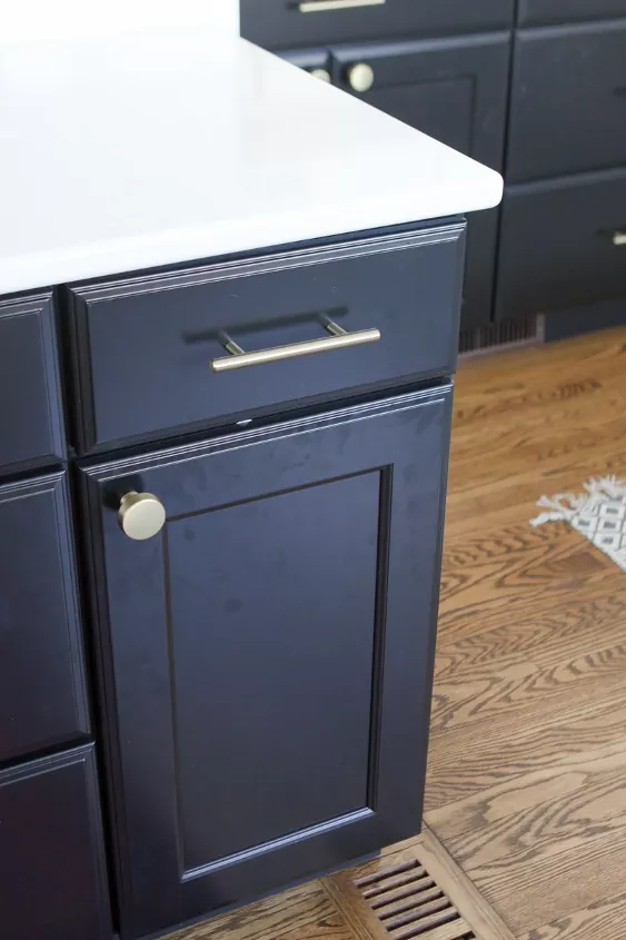 how to clean kitchen cabinets, black laminate kitchen cabinets covered in fingerprint smudges