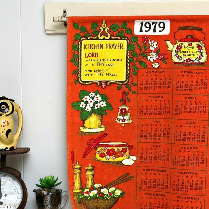 how to display a vintage tea towel calendar