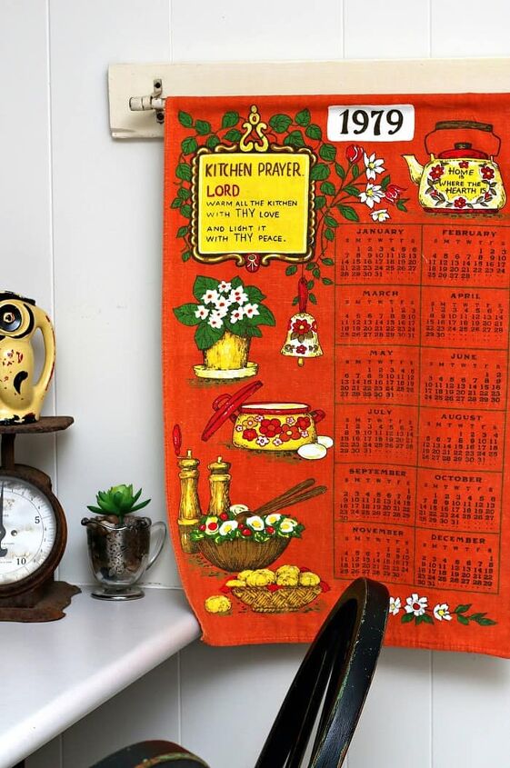 how to display a vintage tea towel calendar